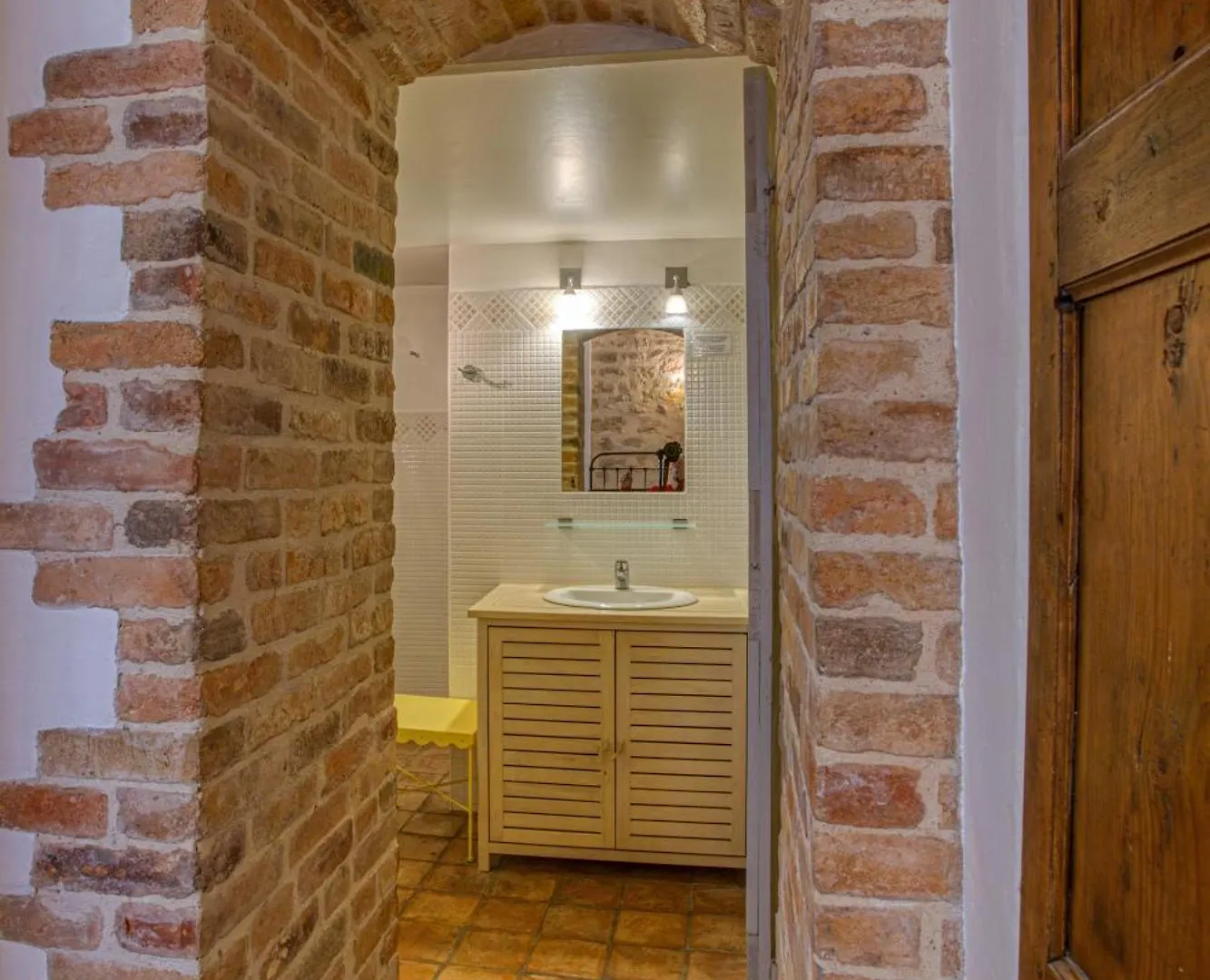 Hotel Restaurant Les Remparts Venasque